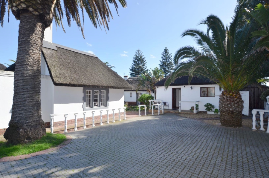 11 Bedroom Property for Sale in Milnerton Western Cape